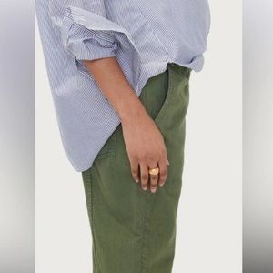Hatch maternity Pants. Color green Size 2